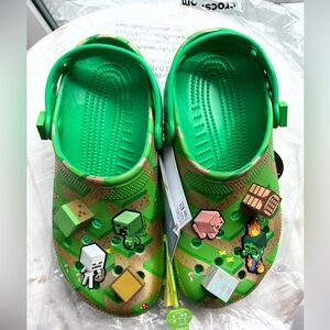 Crocs Minecraft Green Grass size 6